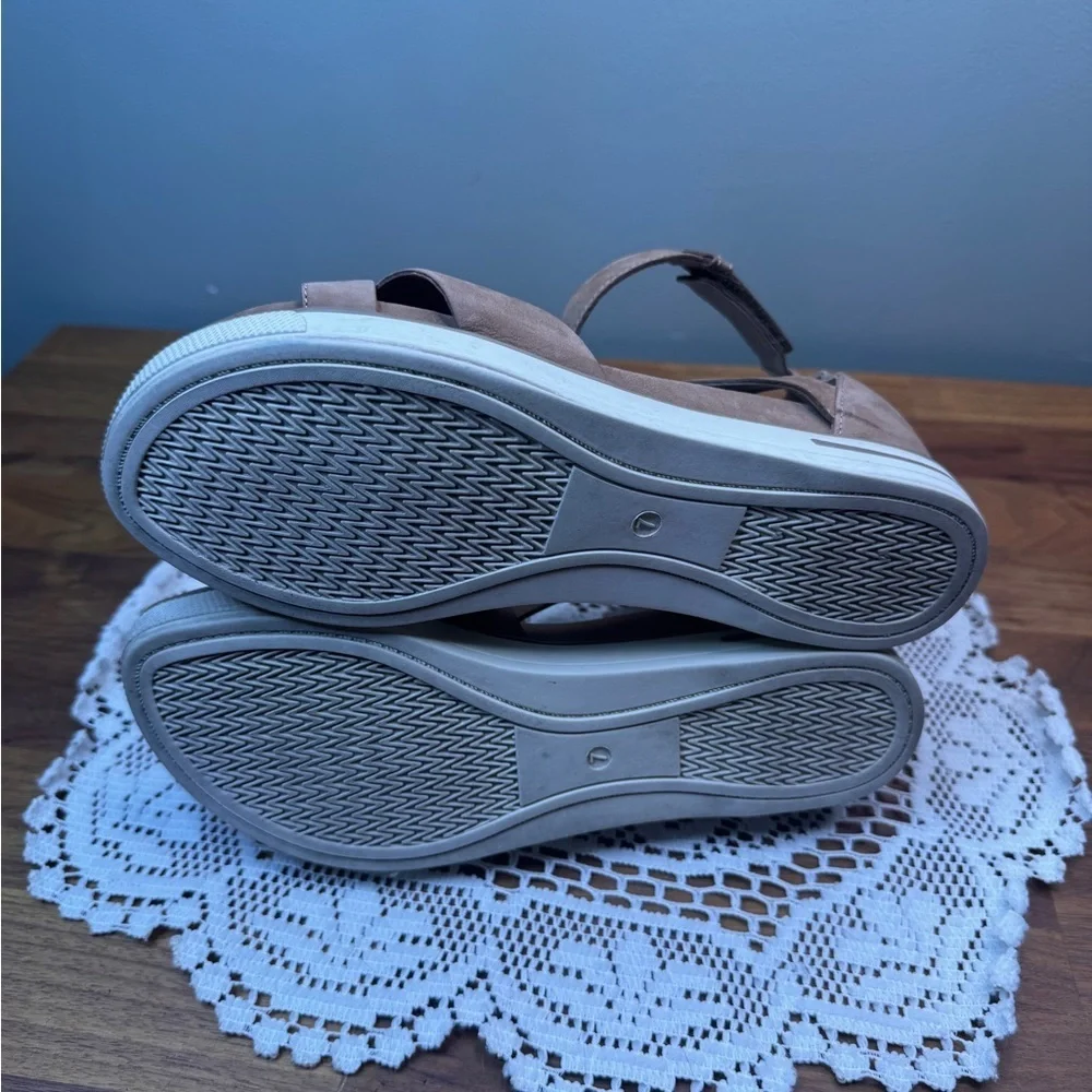 Eileen Fisher step out